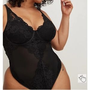 Torrid 6 NWT black lace bodysuit